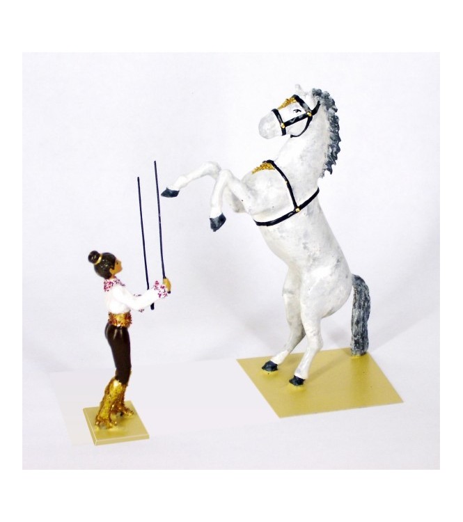 la dresseuse et le cheval cabré