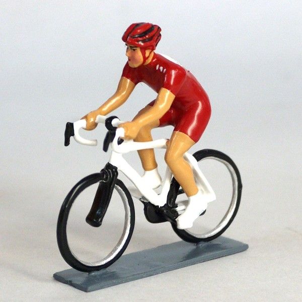 cycliste contemporain, maillot rouge