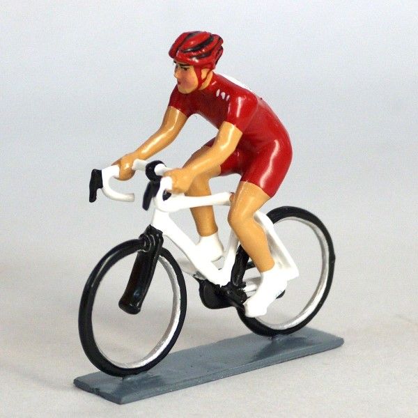 cycliste contemporain, maillot rouge