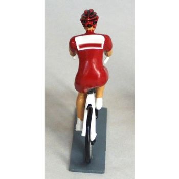cycliste contemporain, maillot rouge