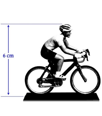 cycliste contemporain, maillot rouge