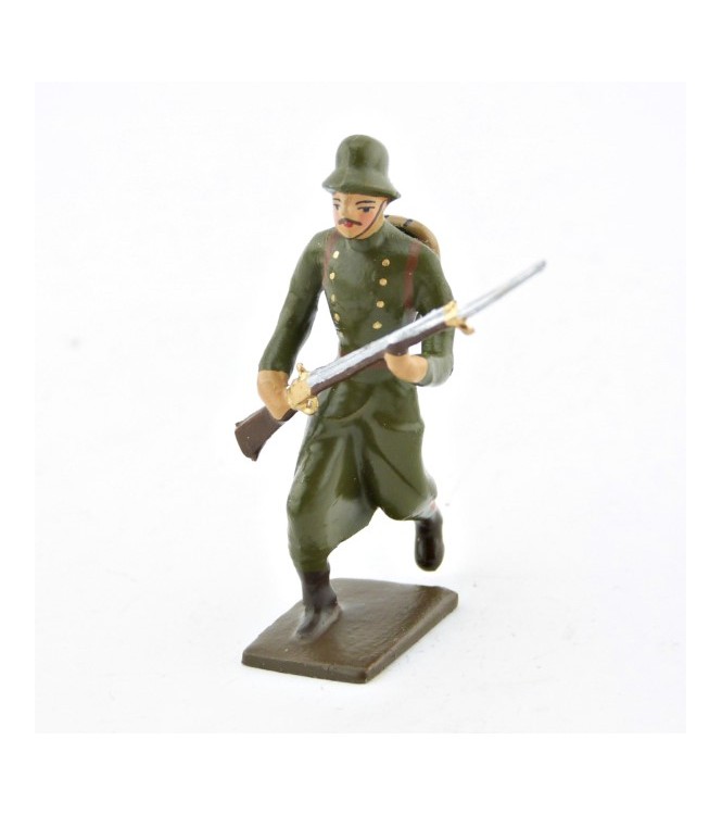 fantassin de l'infanterie prussienne, casque acier, à l'assaut