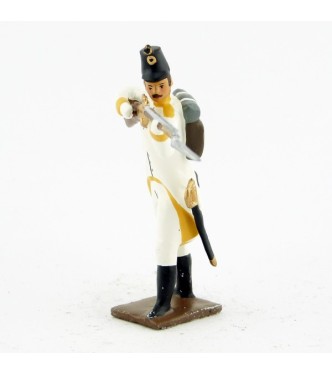 fantassin de l'infanterie allemande  debout, fusil en joue