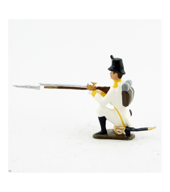 fantassin de l'infanterie allemande à genou, fusil en joue
