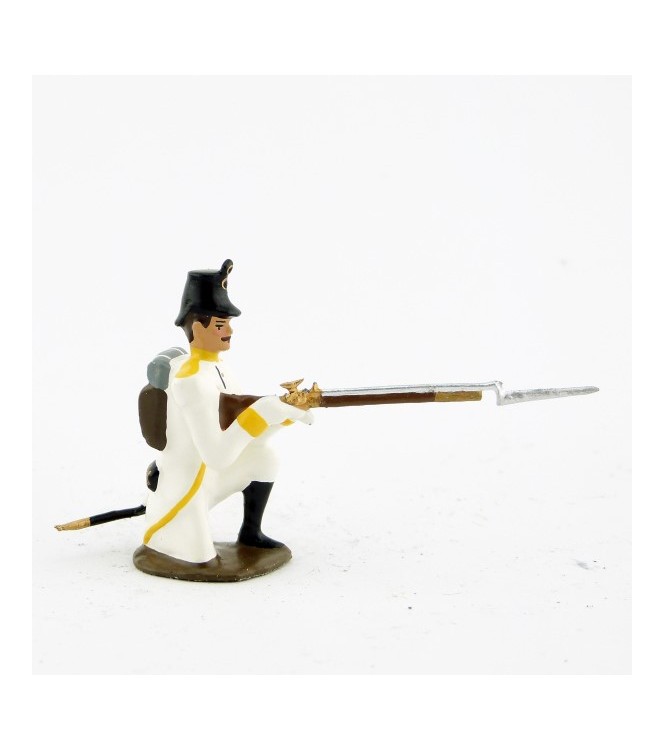 fantassin de l'infanterie allemande à genou, fusil en joue