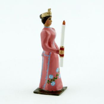 Femme avec cierge, robe rose
