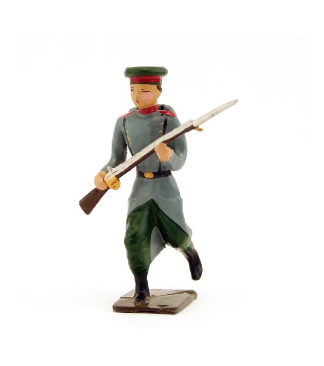 fantassin de l'infanterie russe à l'assaut