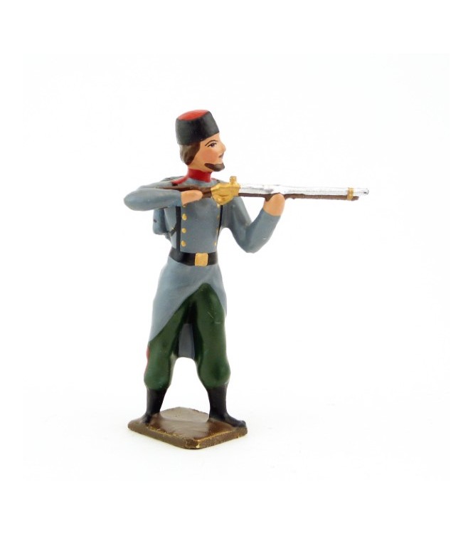fantassin de l'infanterie russe en Chapska (Toque) au feu