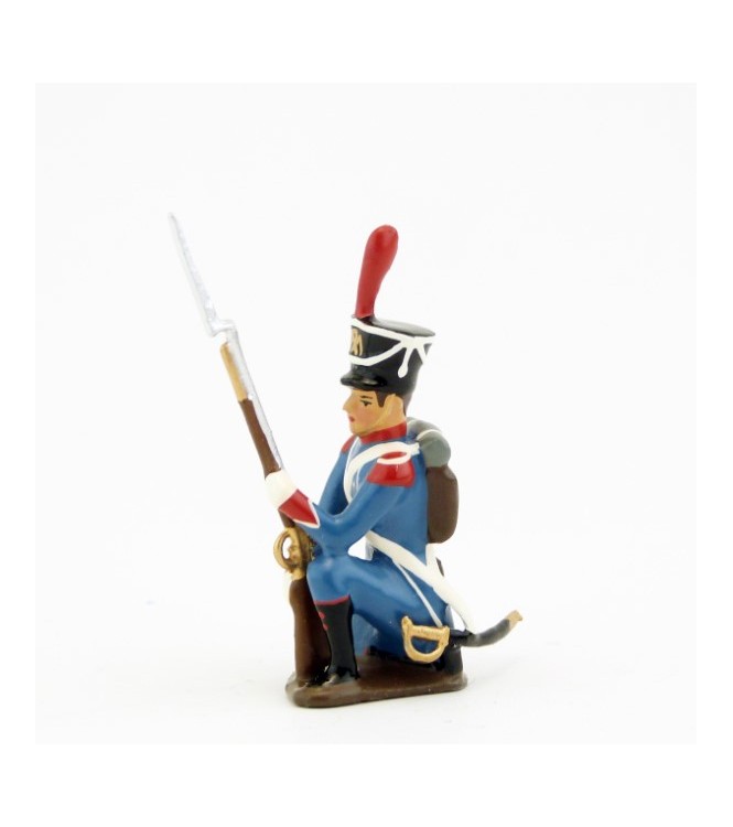 voltigeur d'infanterie légère à genou, fusil au pied