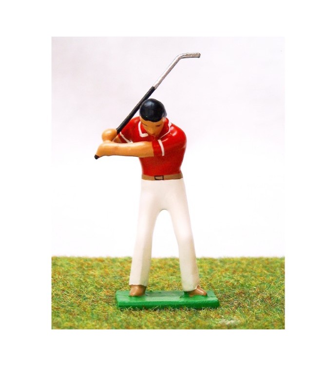 golfeur en fin de montée, polo rouge