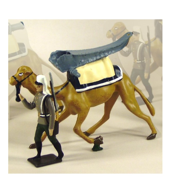 légionnaire en Tunique tirant un dromadaire avec affût de canon