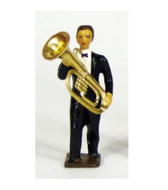 musicien de l'orchestre, debout, jouant du tuba