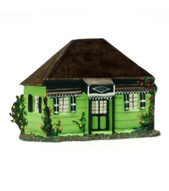 Case réunionaise verte, toit en brandes