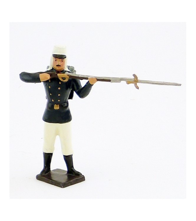 fantassin de la légion tenue bleue en tunique (Maroc, 1910) au feu, fusil en jou