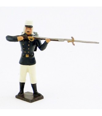 fantassin de la légion tenue bleue en tunique (Maroc, 1910) au feu, fusil en jou