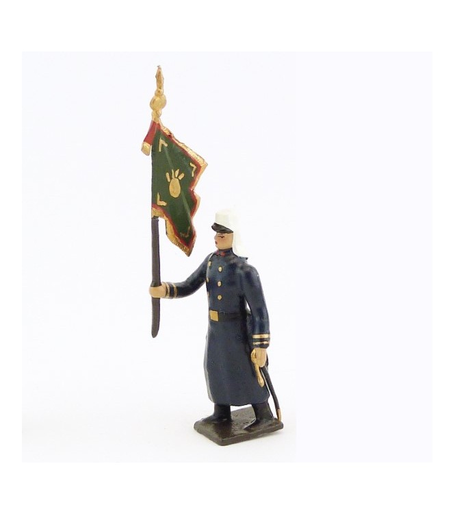 drapeau de la légion tenue bleue en capote (Maroc, 1910) à l'assaut