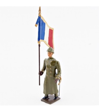 drapeau de l'infanterie de ligne en capote kaki (1921-1945)