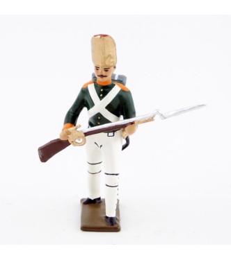 fantassin des grenadiers russes à l'assaut