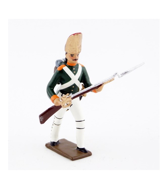 fantassin des grenadiers russes à l'assaut