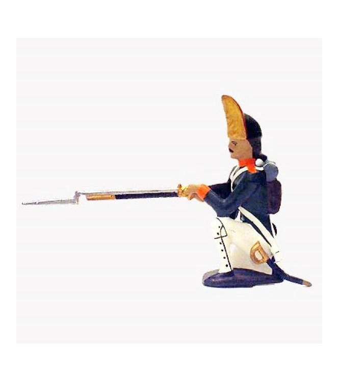 fantassin des grenadiers russes à genou, fusil en joue