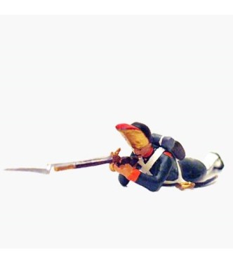 fantassin des grenadiers russes couché, fusil en joue