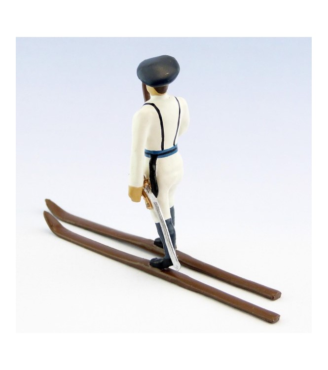 officier des chasseurs alpins en tenue d'hiver (blanc) à skis