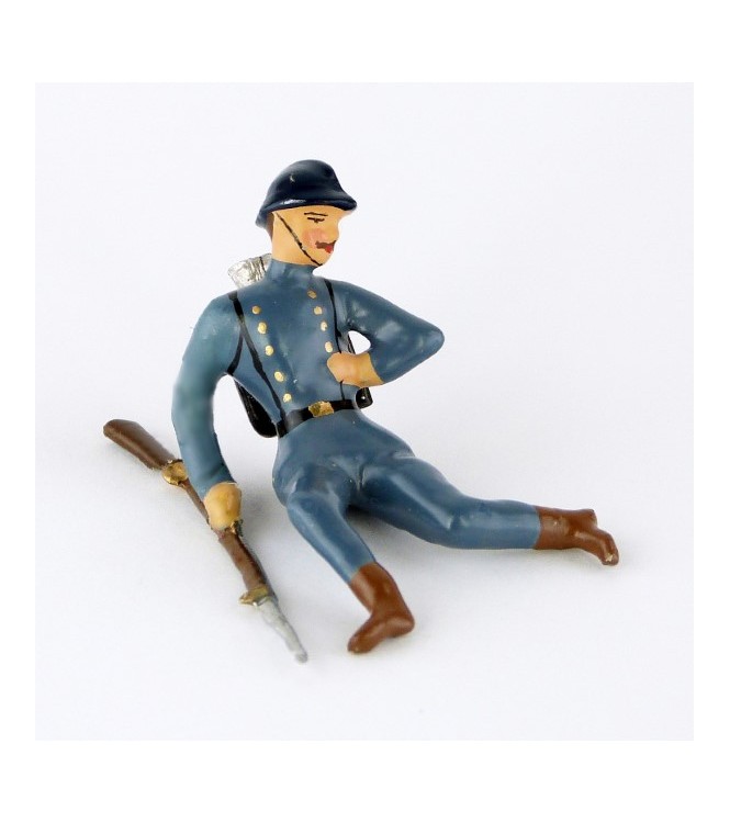 fantassin assis, blessé au côté