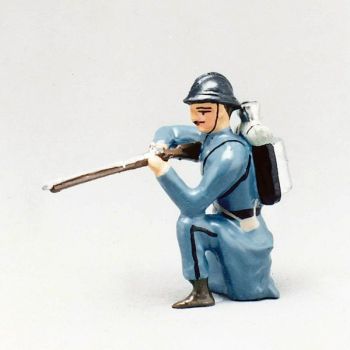 fantassin de l'infanterie de ligne en capote b.h. à genou, fusil en joue