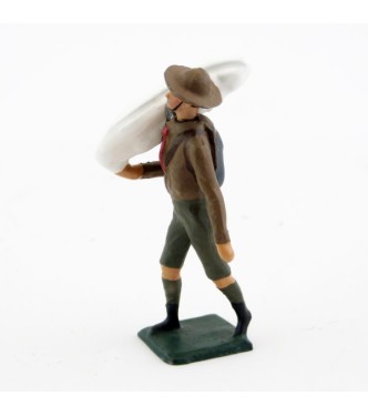 scout portant tente