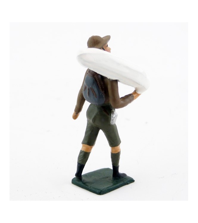 scout portant tente