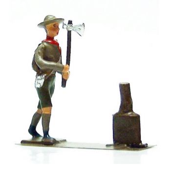 scout fendant du bois