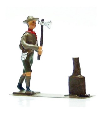 scout fendant du bois