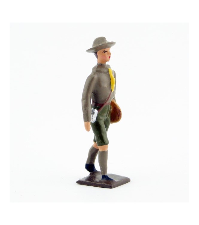 scout avec miche de pain
