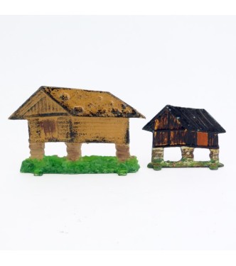 Petite hutte gauloise sur pilotis