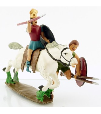 cavalier gaulois avec auxiliaire, bras en bas tenant deux lances
