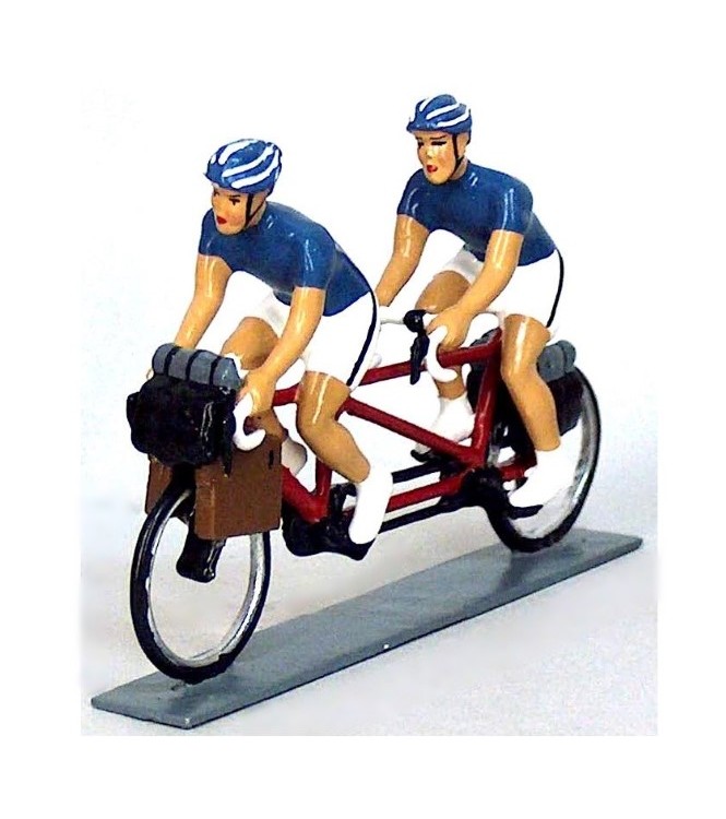 Cyclotouristes (Cyclo-randonneurs) en tandem, t-shirts bleus