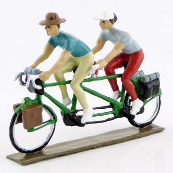 Cyclotouristes (Cyclo-randonneurs) en tandem (Paule et Arthur)