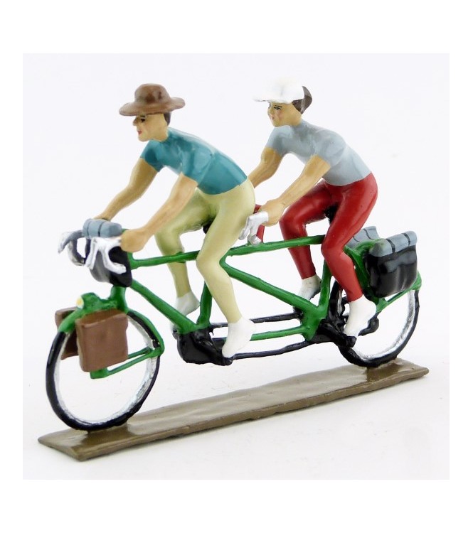 Cyclotouristes (Cyclo-randonneurs) en tandem (Paule et Arthur)