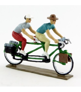 Cyclotouristes (Cyclo-randonneurs) en tandem (Paule et Arthur)