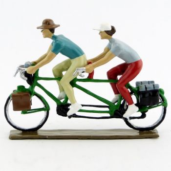 Cyclotouristes (Cyclo-randonneurs) en tandem (Paule et Arthur)