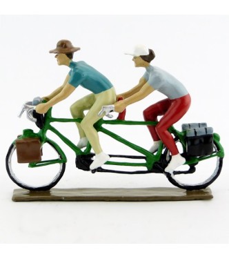 Cyclotouristes (Cyclo-randonneurs) en tandem (Paule et Arthur)