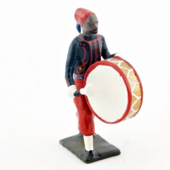 grosse caisse de la musique de zouaves avec chéchias