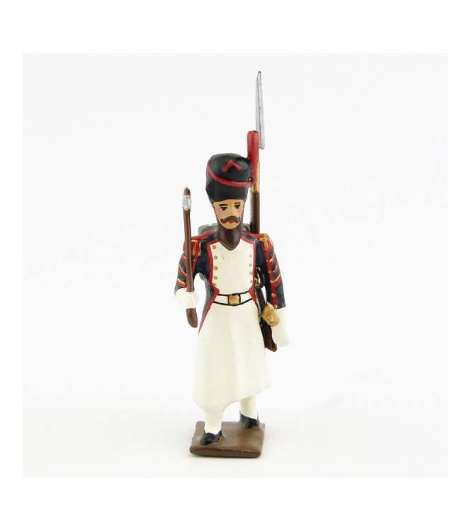 sapeur des grenadiers de la garde avec fusil sur l'épaule