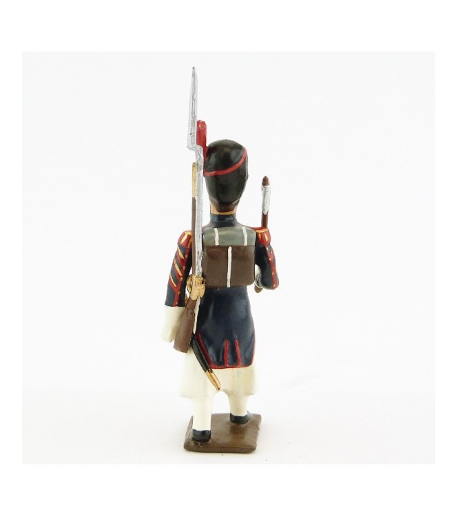 sapeur des grenadiers de la garde avec fusil sur l'épaule