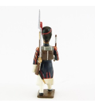 sapeur des grenadiers de la garde avec fusil sur l'épaule