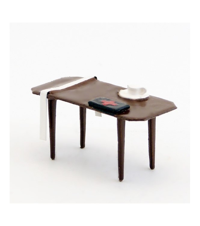 Table marron du service de santé