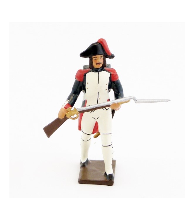 fantassin avançant, fusil dans les mains