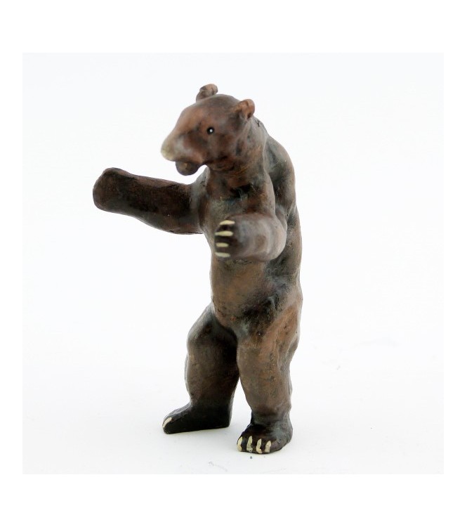 Ours brun debout