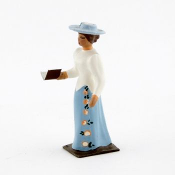 Femme, robe bleue et veste blanche, avec livre (missel)