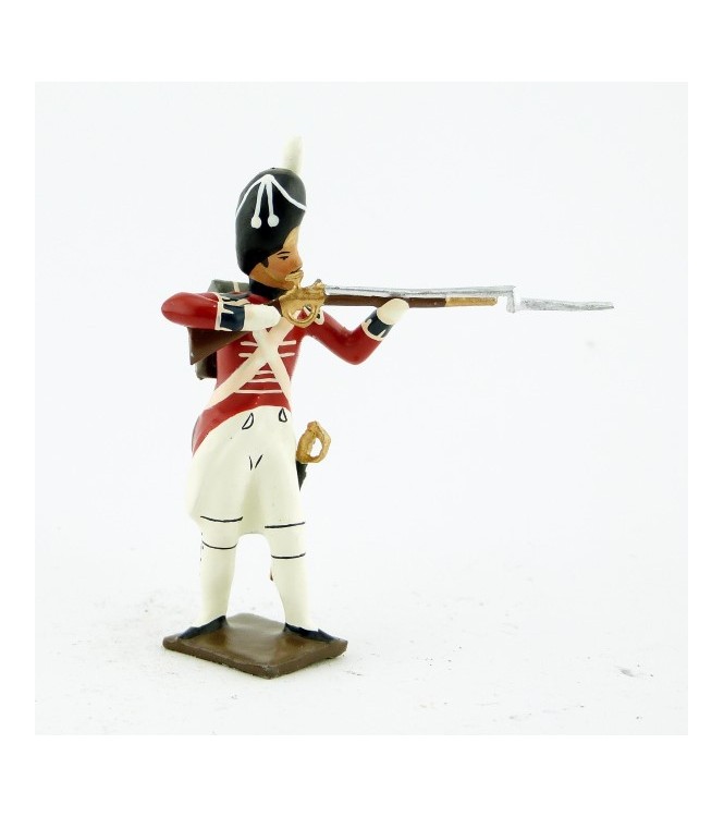 fantassin du 1er rgt de grenadiers anglais debout, fusil en joue
